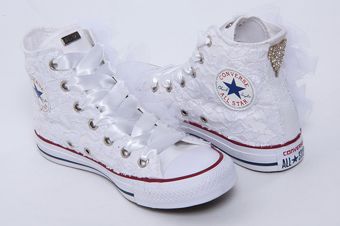 converse bianche lacci jesi