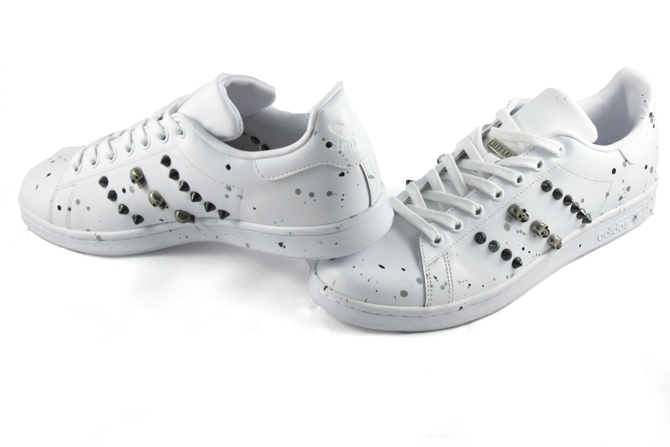 stan smith borchiate