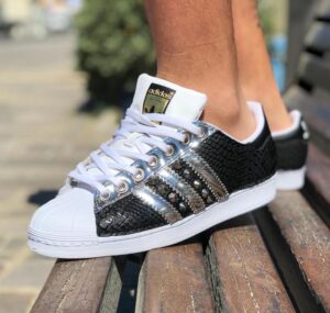 adidas superstar nere pitonate