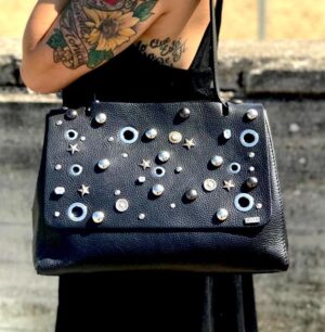 BORSA GRANDE PELLE NERA BORCHIATA 