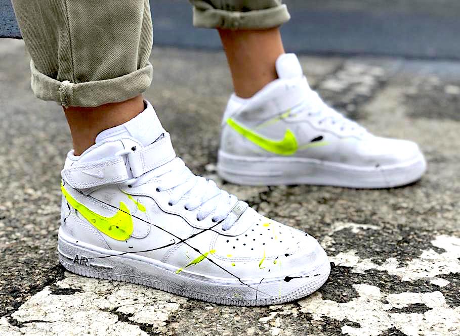 nike utility fluo