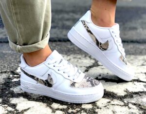 Nike pitonate online