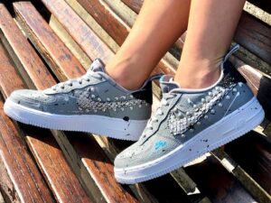 nike air force nere borchie