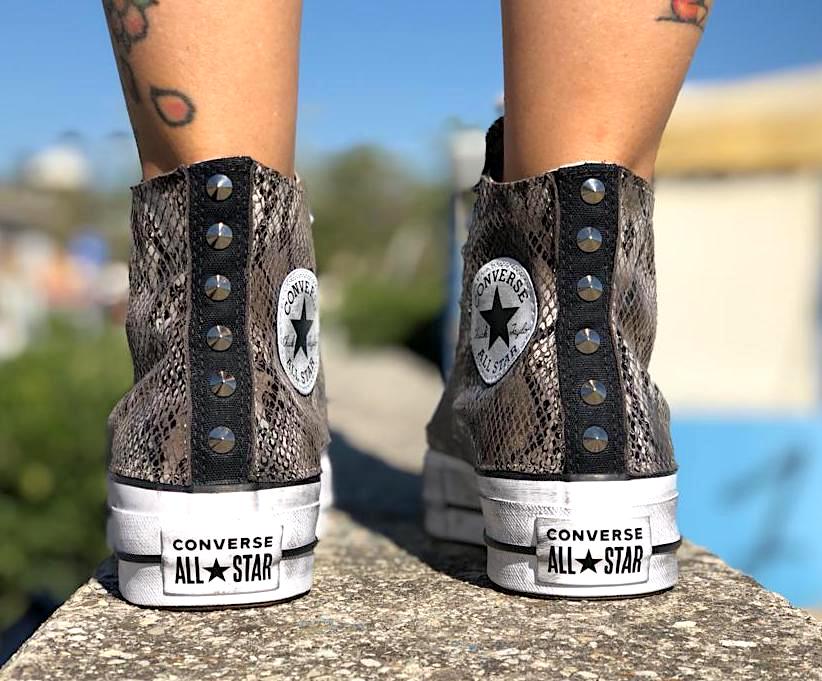 converse pitonate con borchie