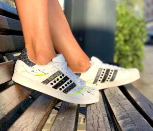 Adidas Superstar Personalizzate Glitter Argento, Nero, Borchie & Sporcatura Fluo