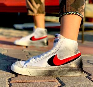 Nike Blazer Customized Vernice \u0026 Baffo Rosso | Lillylab Scarpe  Personalizzate