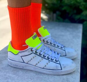 Adidas Stan Smith Personalizzate Profili Neri Dipinti, Accessori Giallo Fluo & Borchie