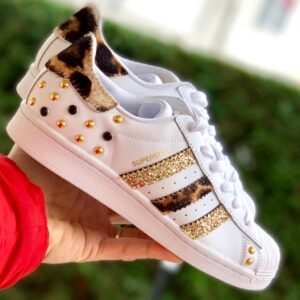 adidas superstar borchiate uomo