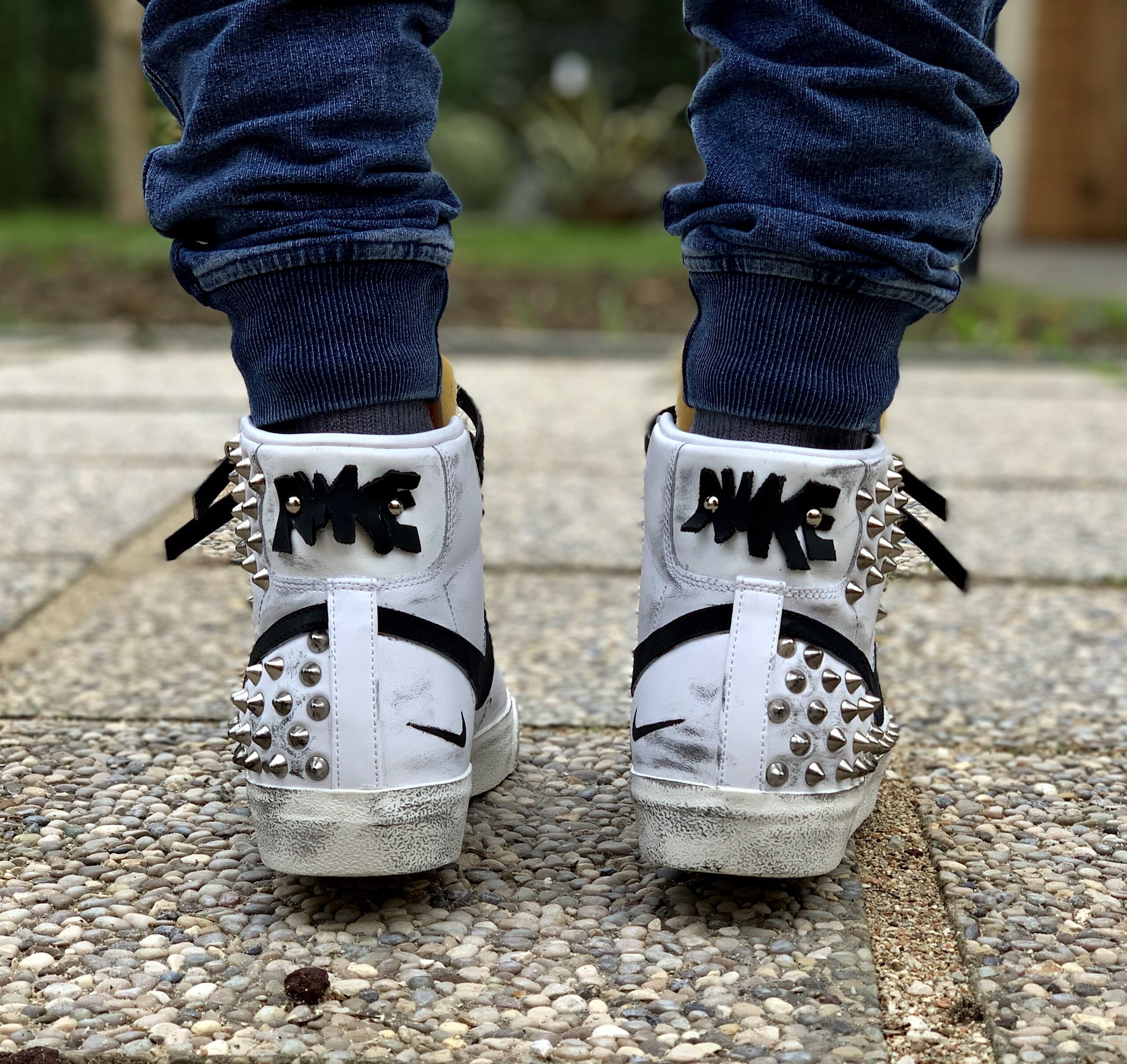 scarpe calzino borchie