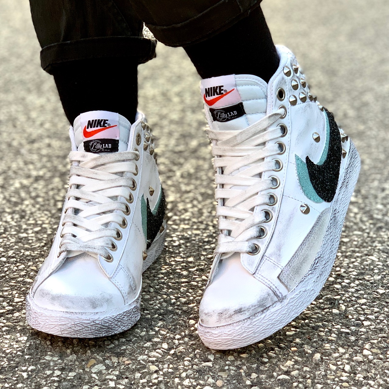 Nike Blazer Customized Borchie, Doppio Swoosh & Sporcatura Vintage