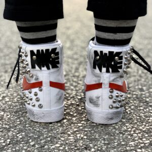 Nike Blazer Customized Borchie, Swoosh Rosso Dipinto A Mano & Sporcatura Vintage