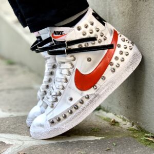 Nike Blazer Customized Borchie, Swoosh Rosso Dipinto A Mano & Sporcatura Vintage