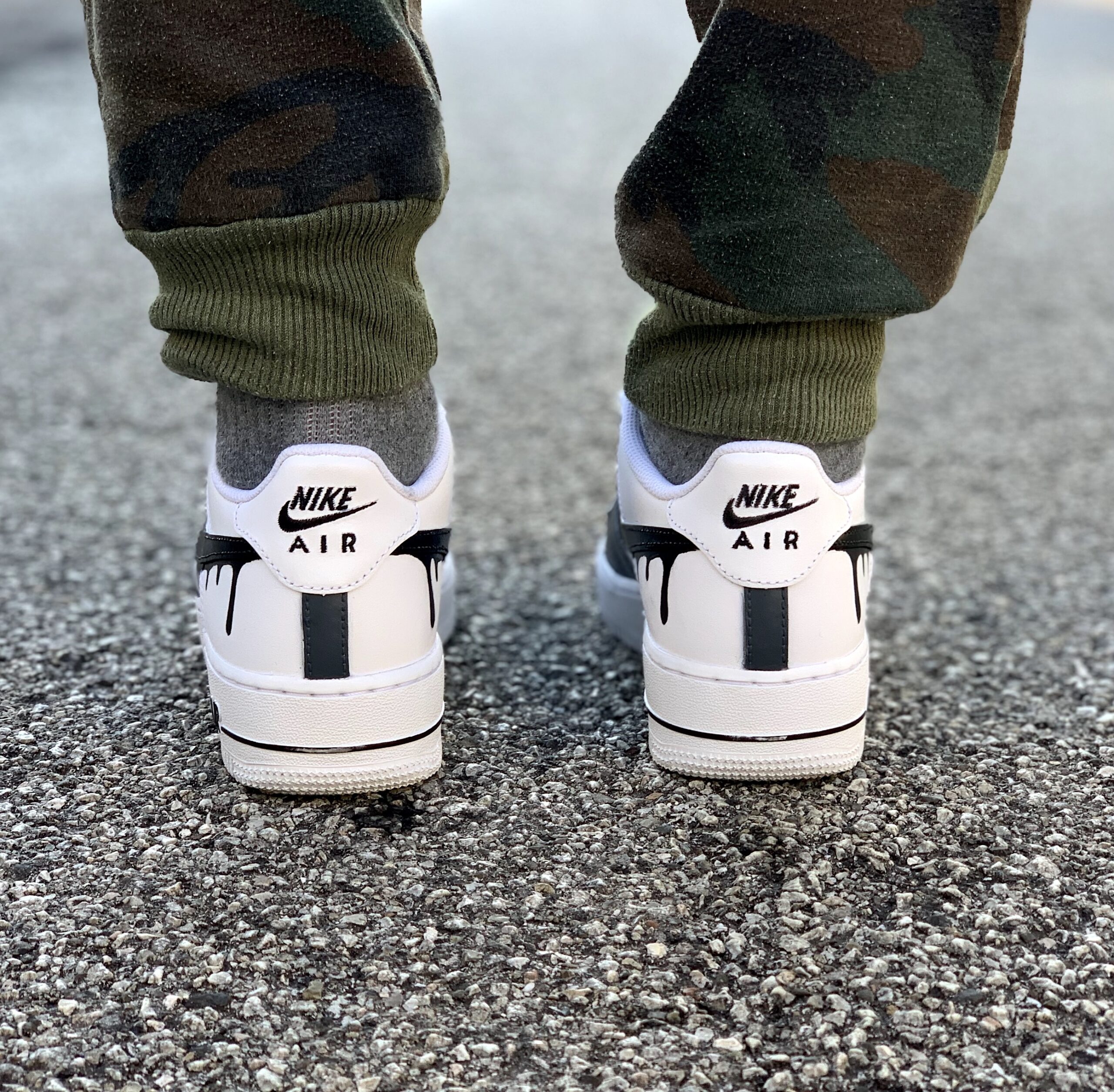Nike Air Force One Custom Swoosh Effetto Goccia Nero & Anteriore Dipinto A Mano Grigio