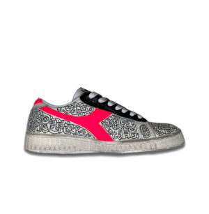 Diadora con scritte 2025