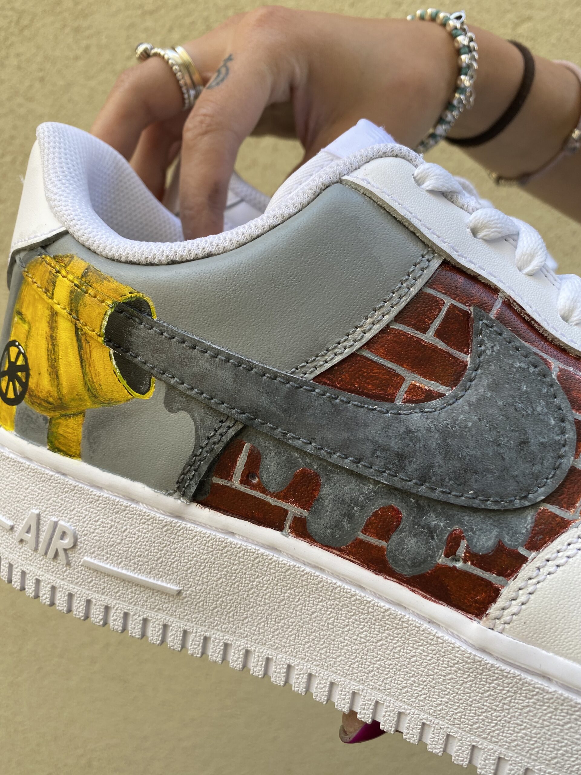 Nike Air Force One Custom Dipinte A Mano Muratore