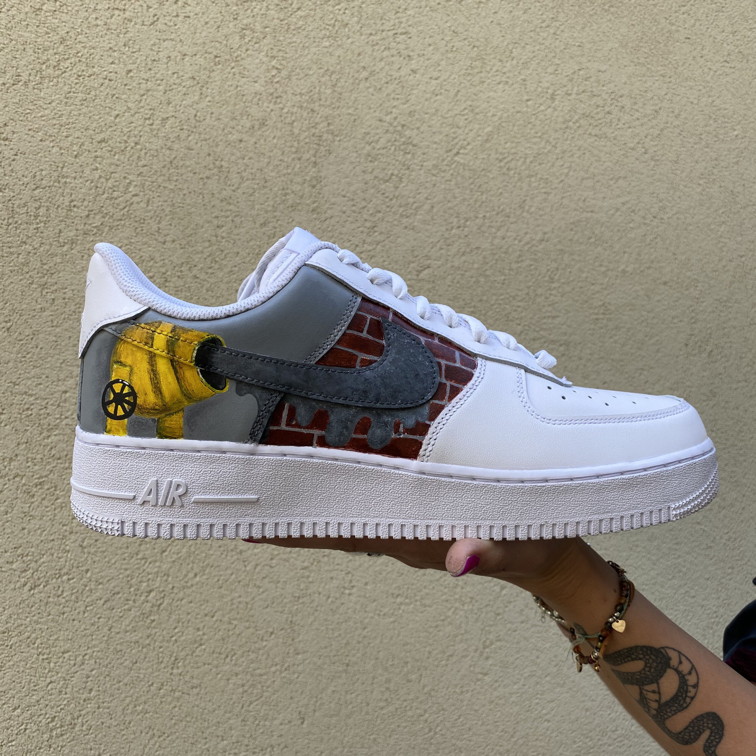 Nike Air Force One Custom Dipinte A Mano Muratore