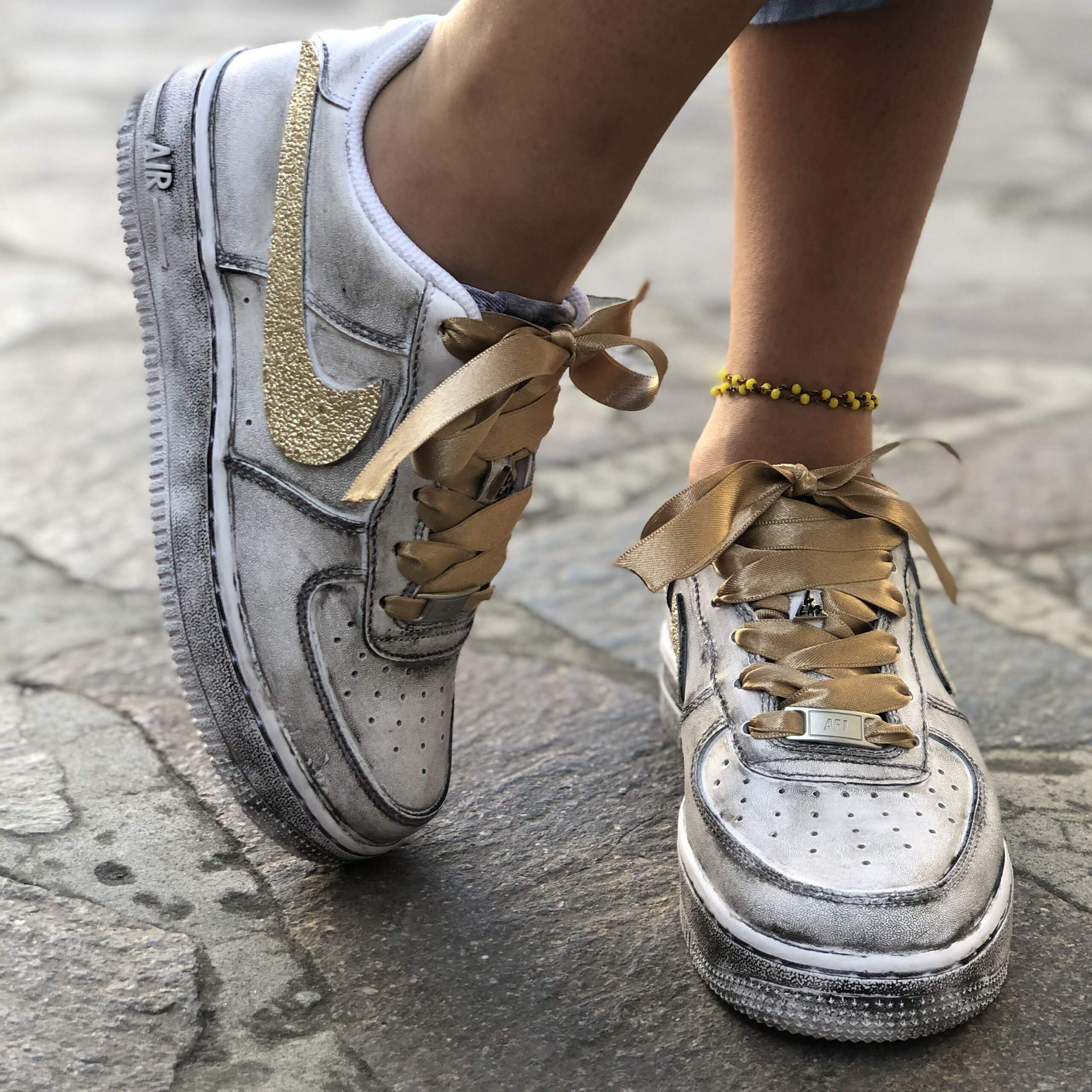 Nike Air Force One Custom Délavé Swoosh Glitter Oro