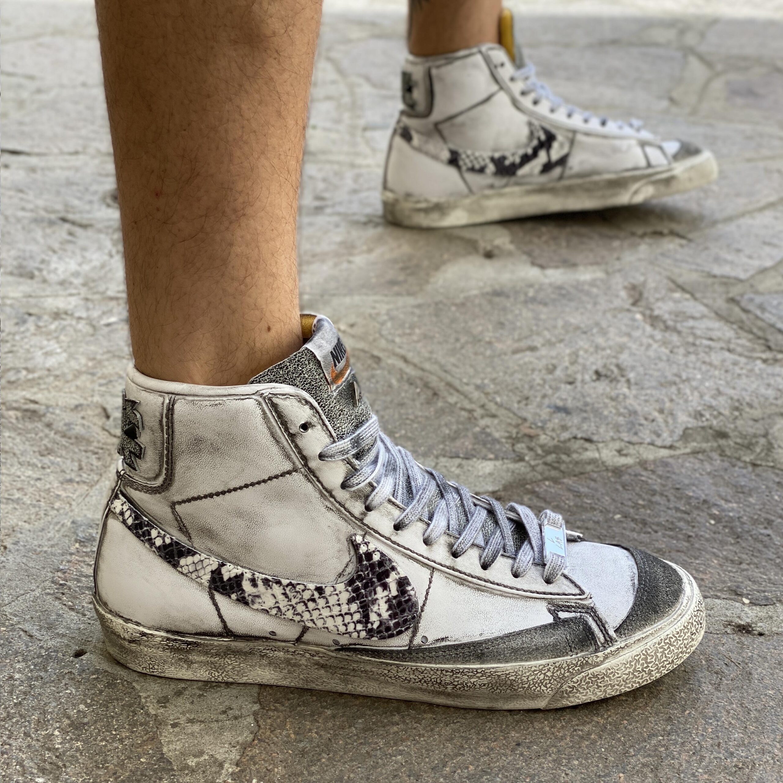Nike Blazer Customized Délavé Con Swoosh Squamato