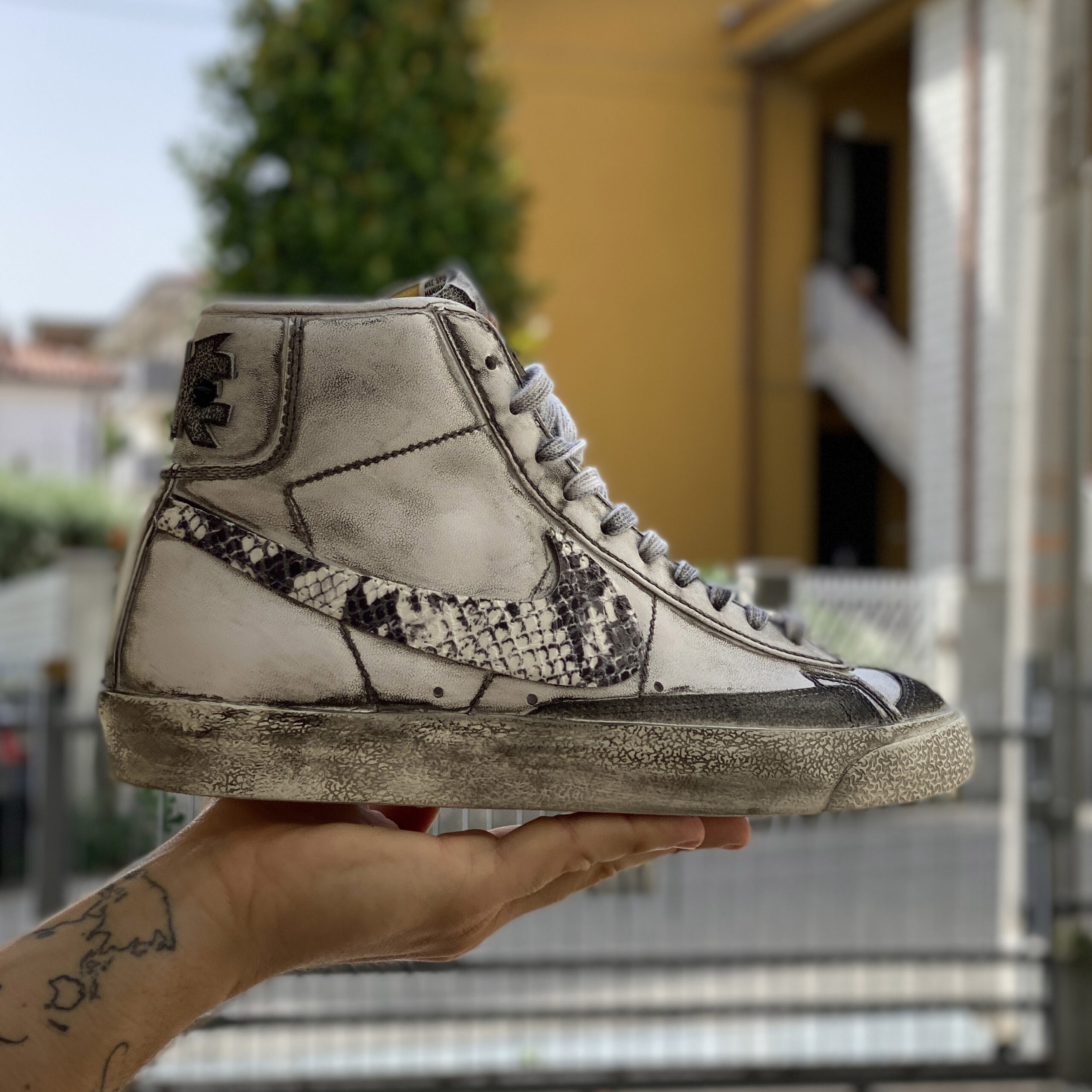 Nike blazer basse argento sales