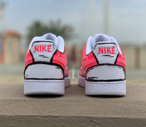 Nike Court Vision Custom Cartoon Dipinte A Mano Rosa Fluo & Nero Con Swoosh Glitter Rosa