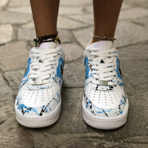 Nike Air Force One Custom Swoosh Nero, Sporcatura Azzurro e Nero