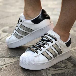 adidas superstar con strisce argento