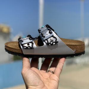 Birkenstock Arizona Personalizzate Base Argento con Passamaneria Nera, Borchie e Pietre