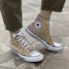Converse All Star Personalizzate Squamato Beige, linguetta Ciniglia, Borchie a Cono Basso e Occhielli Oro, Lacci Strass
