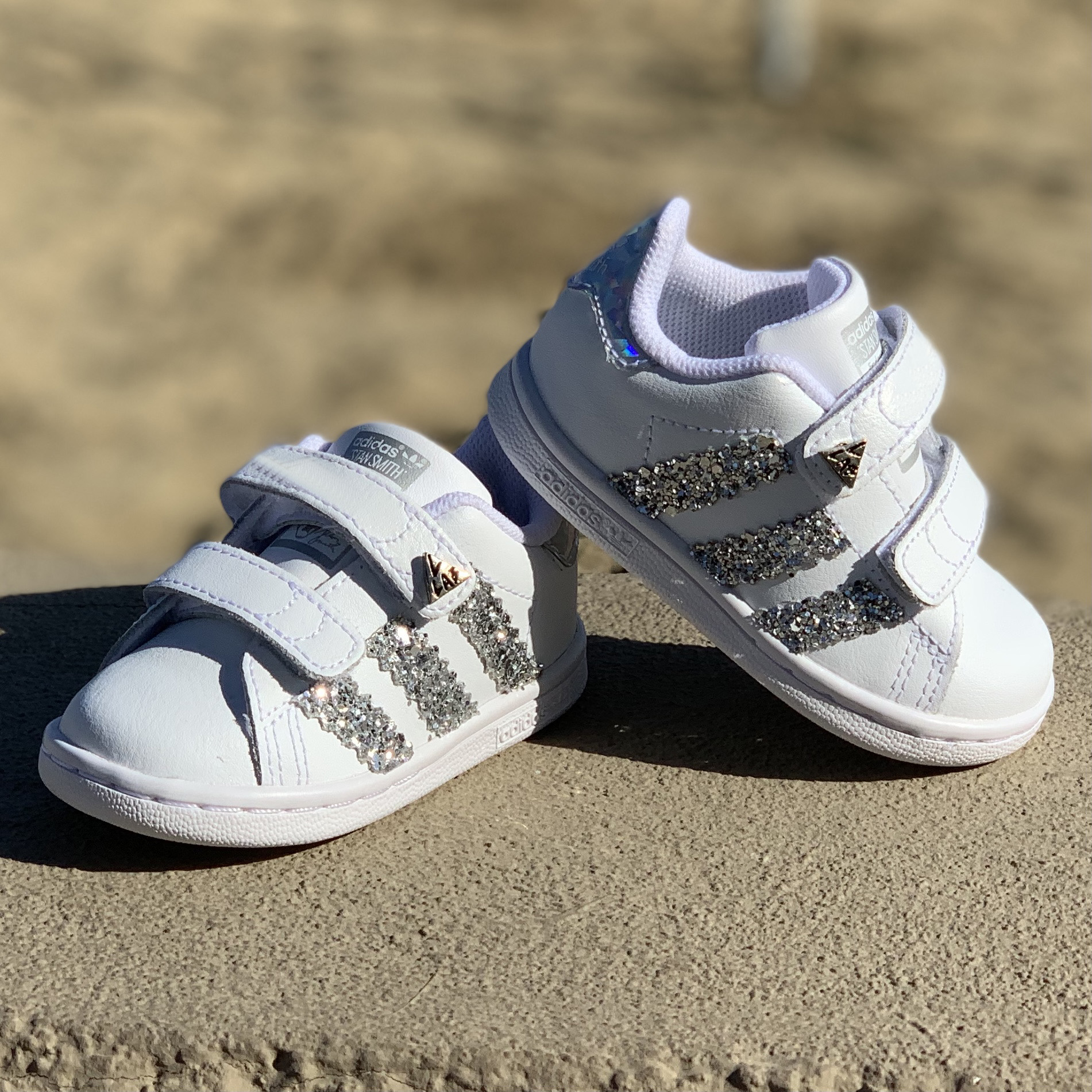 Voorouder Ruilhandel Onvergetelijk Adidas Stan Smith Custom Bambino Glitter Argento | LLab scarpe custom