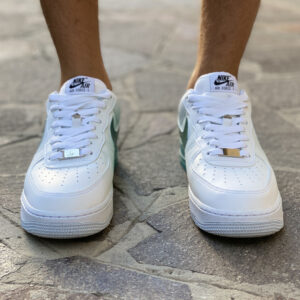 Nike Air Force One Custom Baffo e Sporcatura Verde Ottano