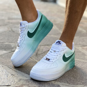 Nike Air Force One Custom Baffo e Sporcatura Verde Ottano