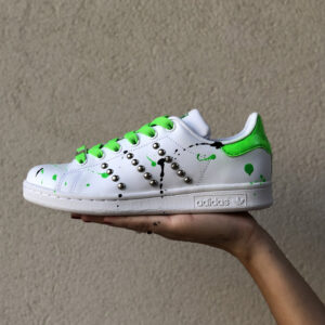 Adidas Stan Smith Personalizzate Dipinte a Mano Verde Fluo e Nero con Borchie