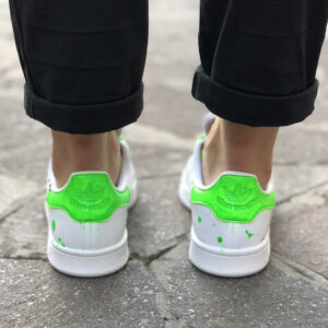 Adidas Stan Smith Personalizzate Dipinte a Mano Verde Fluo e Nero con Borchie