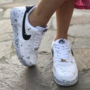 Nike Air Force One Custom Swoosh Nero e Sporcatura Argento e Nero