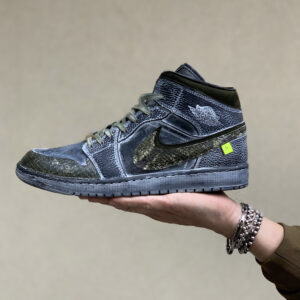 Nike Jordan 1 Custom Délavé Con Doppio Swoosh e Inserti Squamato