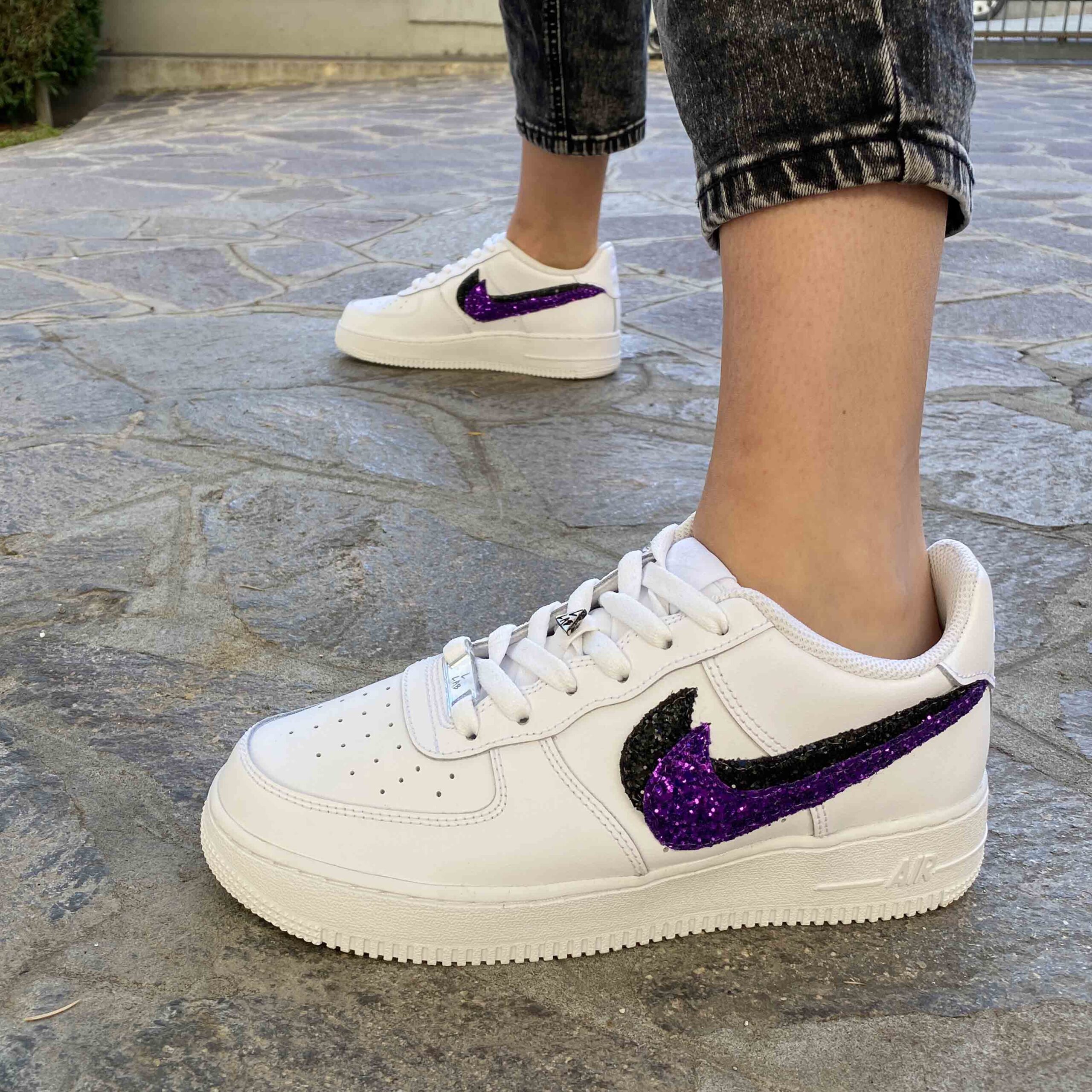Nike nere discount con fiori