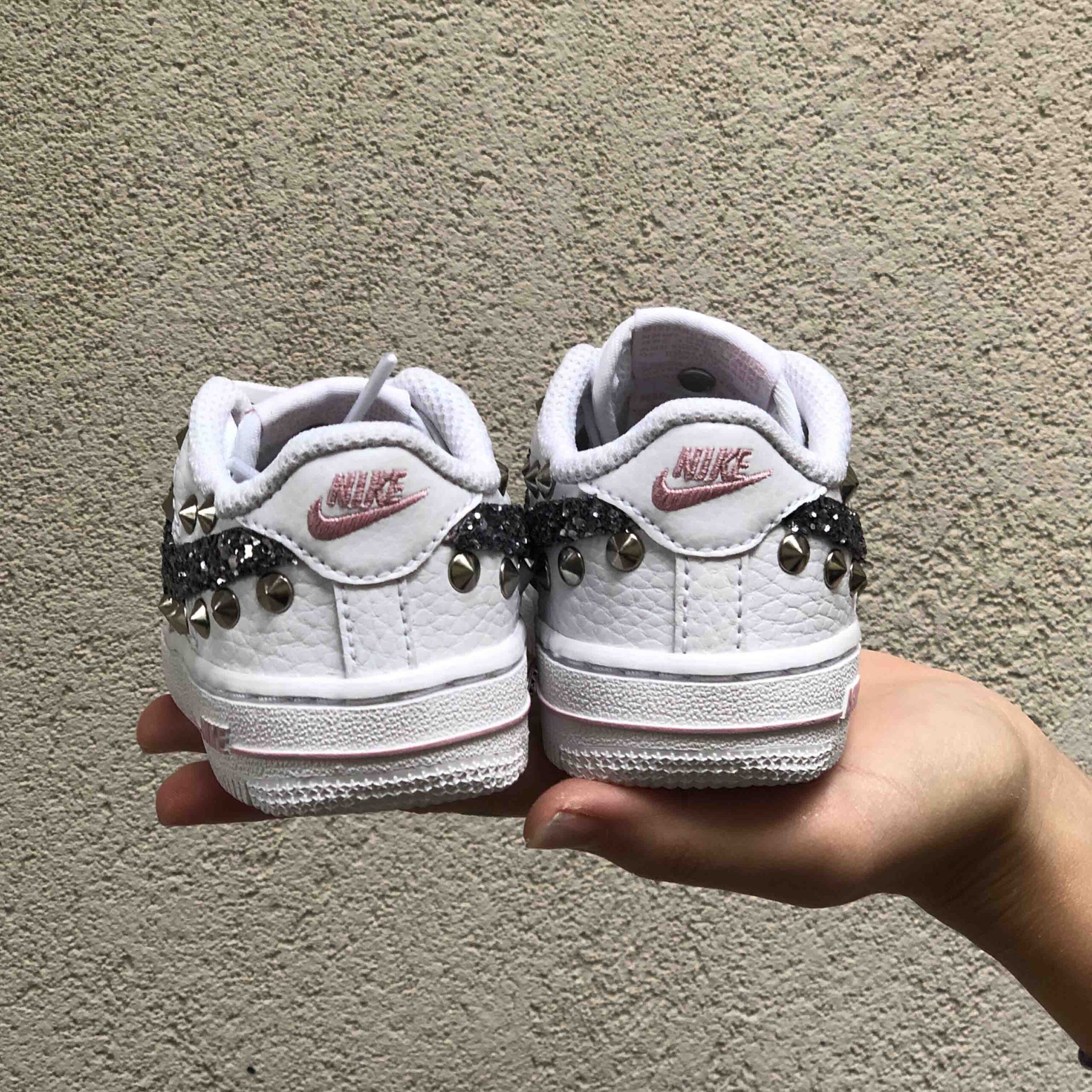 Nike Air Force One Custom Kids Swoosh Glitter Nero e Borchie