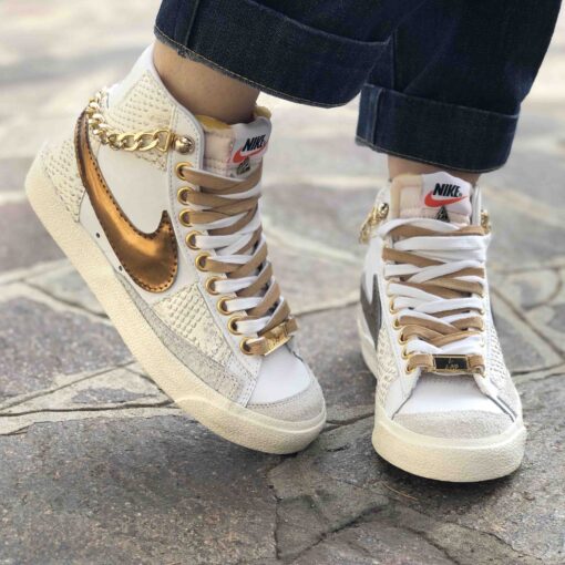 Nike Blazer Customized Swoosh Tessuto Oro, Doppi Lacci, Inserti Squamato e Dettagli Dorati