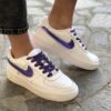 Nike Air Force One Custom Swoosh e Lacci Viola