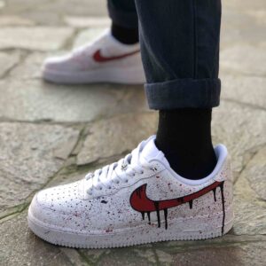 Nike Air Force One Custom Swoosh Goccia e Sporcatura Rosso & Nero