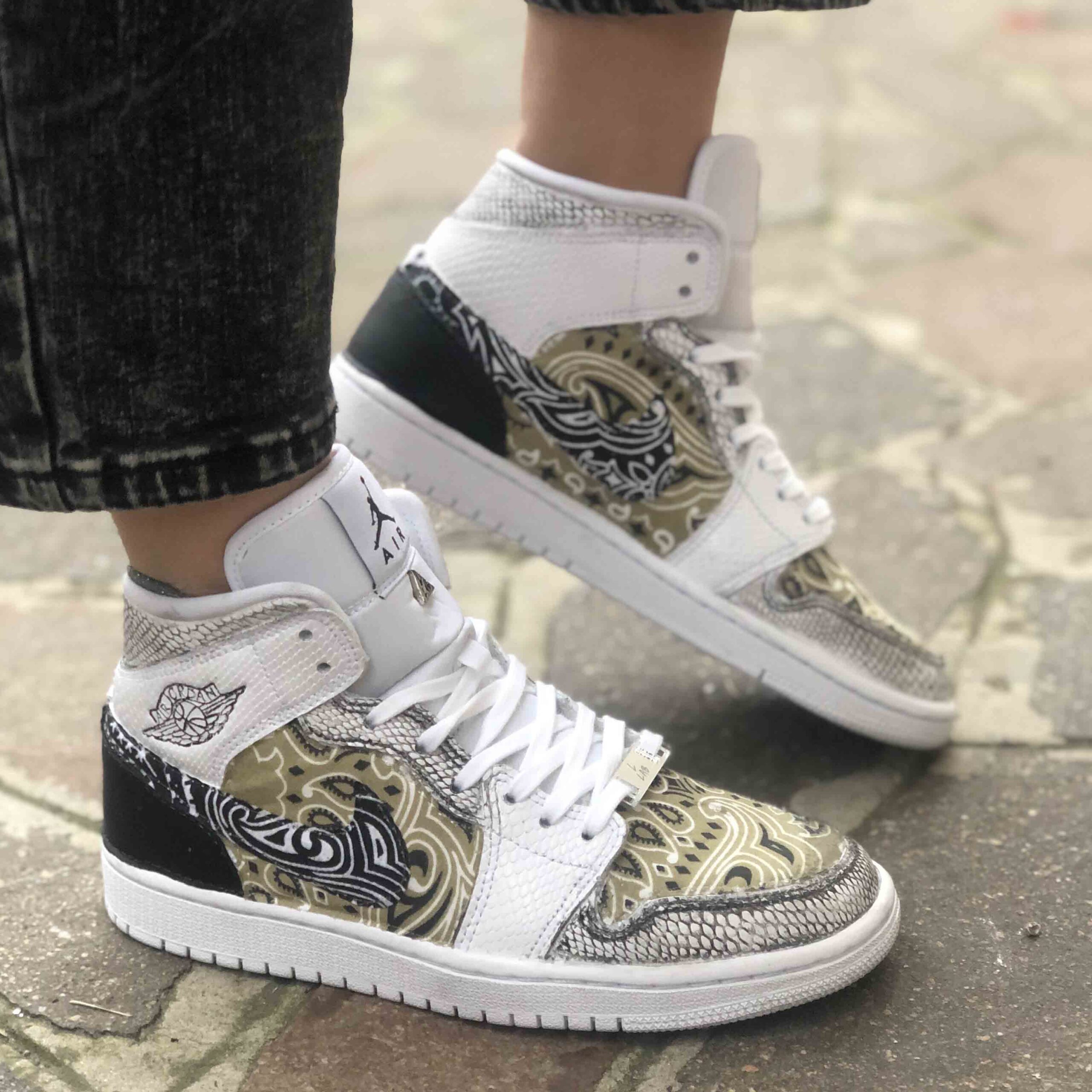 Nike Jordan 1 Custom Delavè Bandana Nera Gialla LLab Scarpe Custom