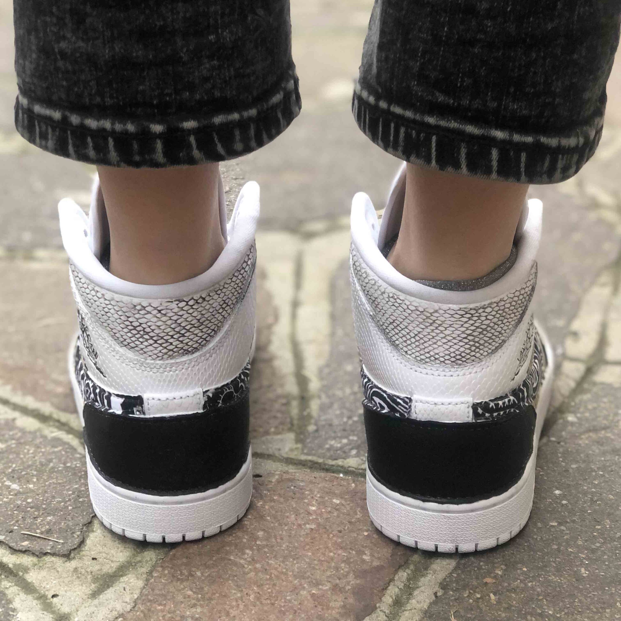 Nike Jordan 1 Custom Delavè Bandana Nera e Gialla