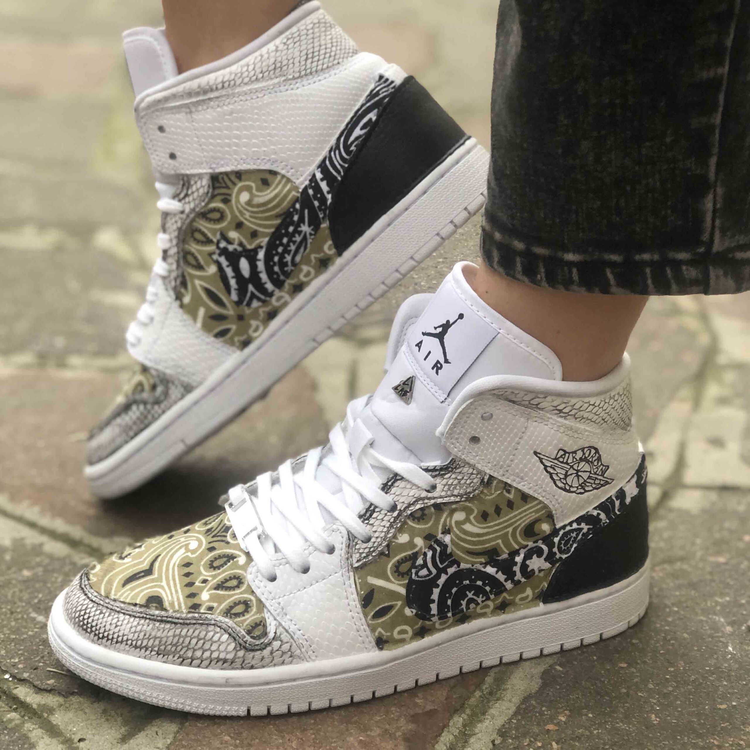 Nike Jordan 1 Custom Delavè Bandana Nera e Gialla