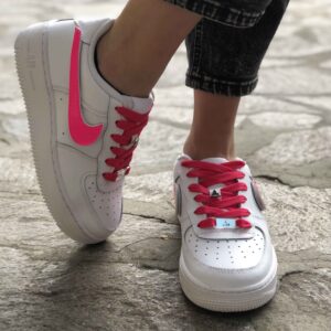 Nike Air Force One Custom Swoosh e Lacci Fucsia