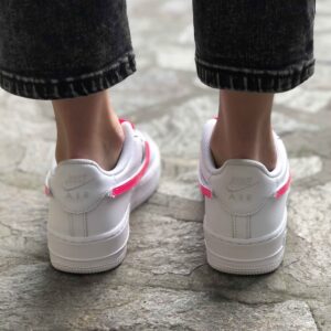 Nike Air Force One Custom Swoosh e Lacci Fucsia