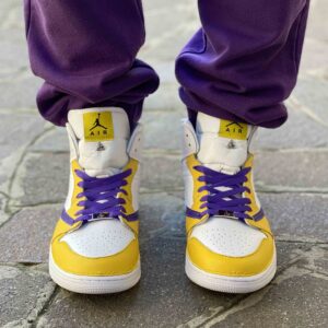 Nike Jordan 1 Custom LA Giallo Viola con Swoosh Rovesciato