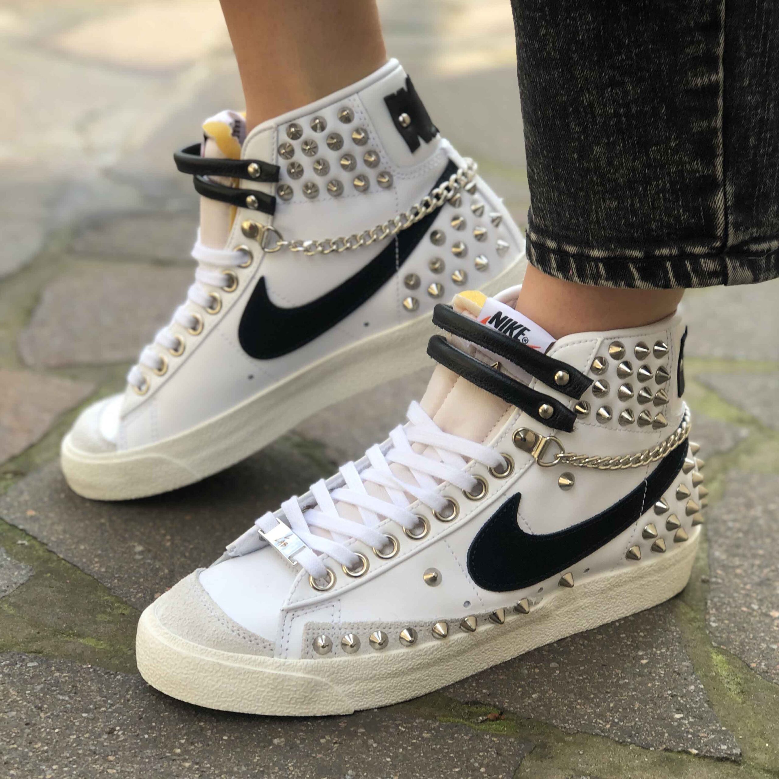 Nike Blazer Customized Borchie e Catene LLab Scarpe Personalizzate
