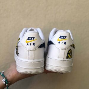 Nike Air Force 1 Disegnate Custom Banana e Ukulele