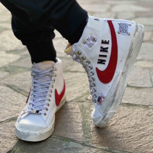 Nike Blazer Customized Dipinte a Mano Swoosh Rosso e Tags
