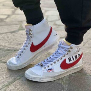 Nike Blazer Customized Dipinte a Mano Swoosh Rosso e Tags